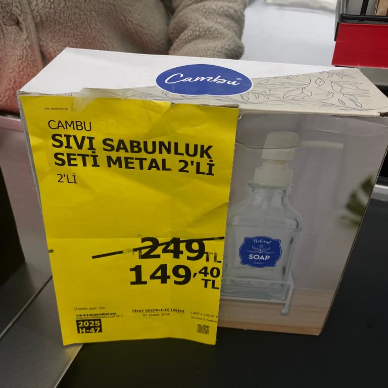 Yanıltıcı İndirim Etiketi Ve Alaycı Personel Tutumu