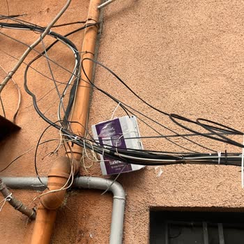 TurkNet’te Düzensiz Kutu Yerleşimi Nedeniyle Sürekli İnternet Kesintileri