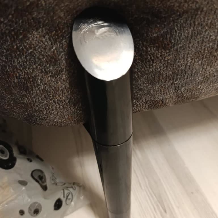 Plastik Ayaklar Nedeniyle Sallanan Koltuk Takımına Metal Ayak Değişimi Talebi