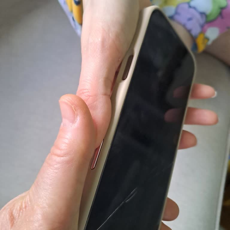 Kırılmaz Dediği Cam Koruyucu Çatladı, 650 TL İadesi Talep Ediliyor