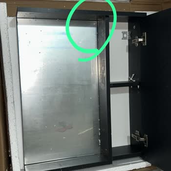 Hasarlı Banyo Dolabı İçin Tam Değişim Ve Kargo İadesi Talebi