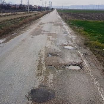 Polatlı Beylikköprü Asfaltı Çökmüş, Sürücü Güvenliği İçin Yeniden İnşa Gerekiyor