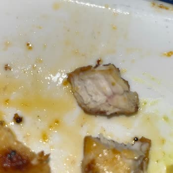 Cevahir AVM Tavuk Dünyası'nda Çiğ Ve Kuru Tavuk, Personelin Reddetmesi Ve Saygısız Tutumu