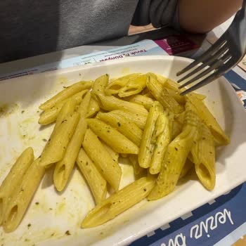 Çiğ Ve Kuru Tavuk, Kısır Porsiyon Ve Kaba Personel Davranışı