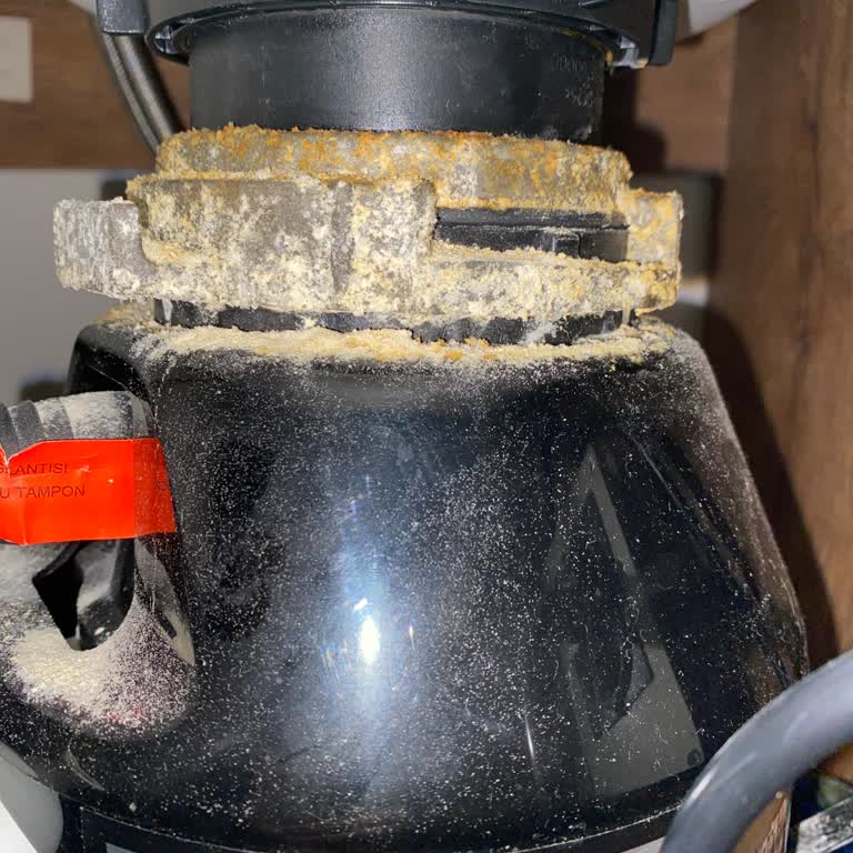 Mersinde Yetkili Servisin İlgisiz Tutumu Ve Garanti Kapsamındaki Çöp Öğütücü Arızası