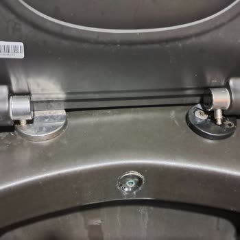 Creavit Tuvalet Kapağı Menteşi Kırık, Yedek Parça Bulunamıyor