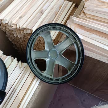 İade Edilen Ürünün Tekerleği Kırık Ve Renk Farklı Gönderildi