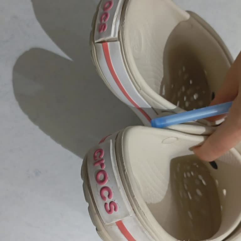 Orijinal Crocs Terlikte 4 Ayda Yırtılma: Ücret İadesi Ve Değişim Talebi