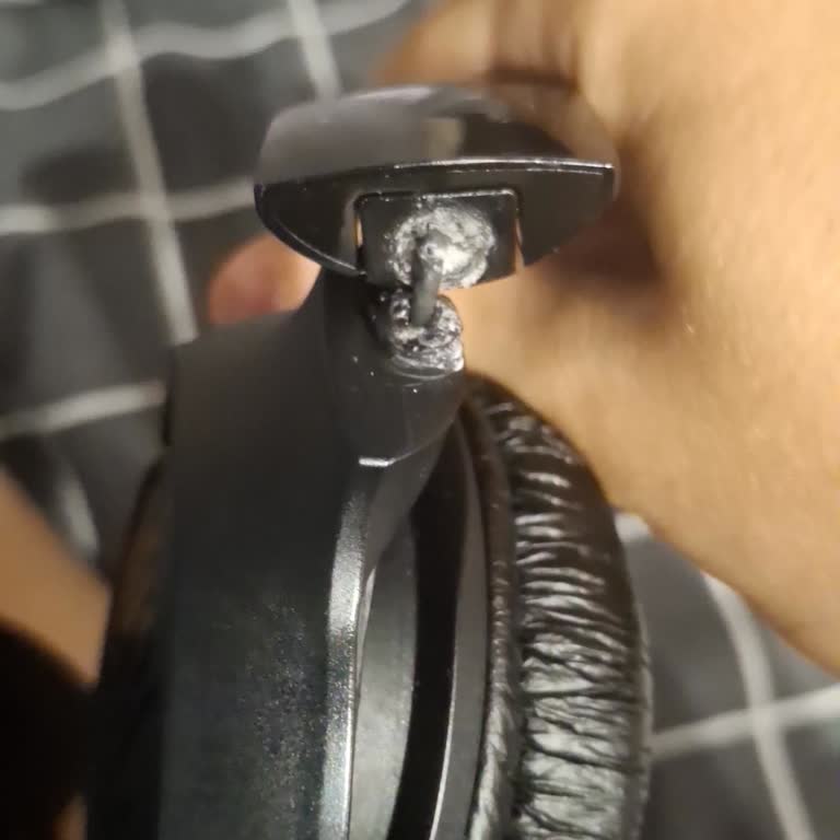 İki Defa Aynı Menteşe Sorunu: JBL Kulaklıkta Kırılma Ve Ücret İadesi Talebi