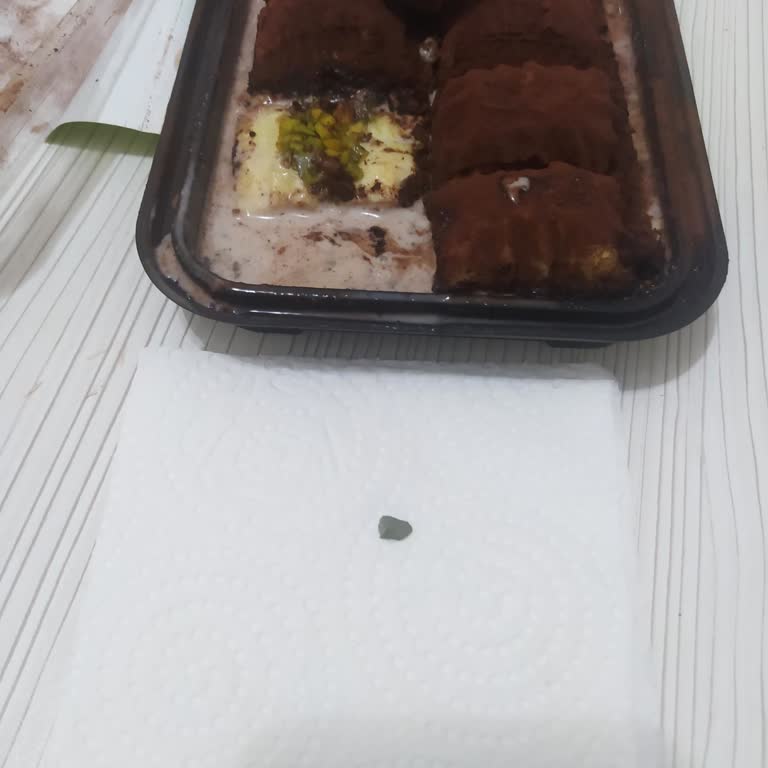 BİM Osmanoğlu Soğuk Baklavadan Taş Çıktı