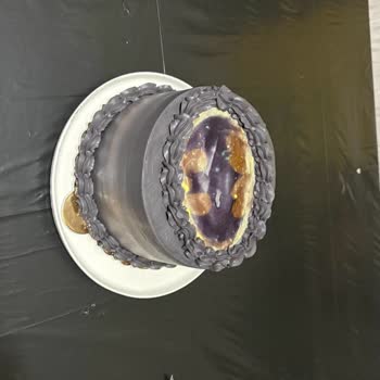 Madlen Çikolata Ve Pasta Cafe Sipariş Verdiğimiz Pastayla Teslim Edilen Pasta Farklı!