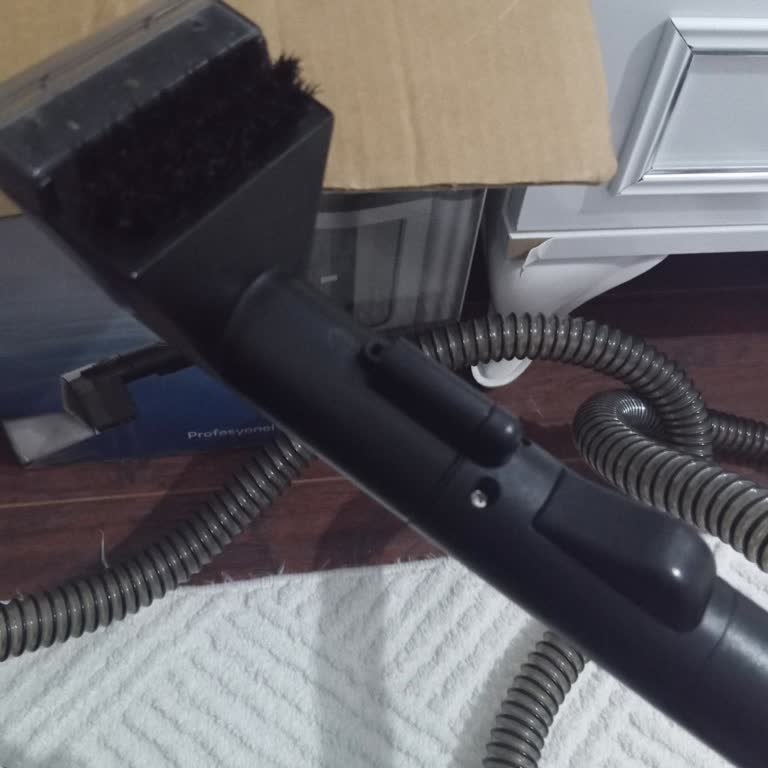 Sinbo Halı Yıkama Makinesinde Fırça Bölümünün Su Fışkırtma Arızası