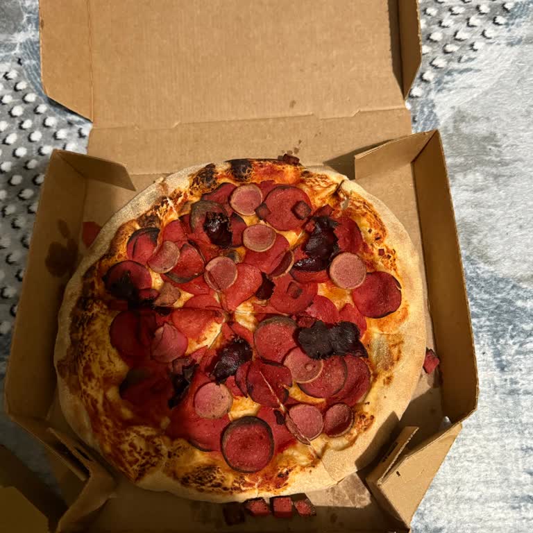 Eskişehir Bağlar Domino's Şubesinde Ekstra Ücretli Malzemeler Gelmedi Ve Pizza Yanmış