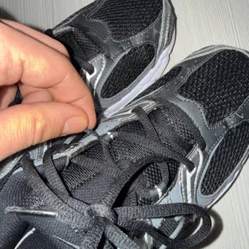 Kısa Kullanımda Dikiş Açan Nike Sneaker İçin İade Talebi