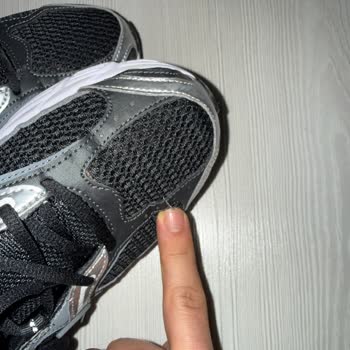 Kısa Kullanımda Dikiş Açan Nike Sneaker İçin İade Talebi