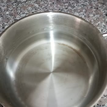 Paslanmaz Çelik Tencere Setinde Pas Ve Leke, Mağazadan Çözüm Alınamadı