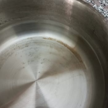 Paslanmaz Çelik Tencere Setinde Pas Ve Leke, Mağazadan Çözüm Alınamadı