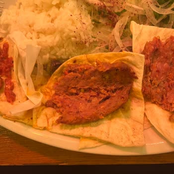 Müdavim Pide Salonu’nda Çiğ Kebap Ve Taş Büyüklüğünde Kıkırdak Sorunu