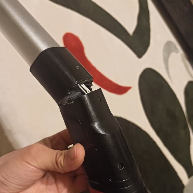 Philips SpeedPro Max Süpürge Parçası Kısa Sürede Kırıldı Ve Yanıltıcı Kasko Bilgisi