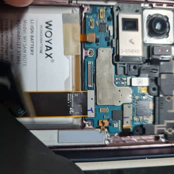 Arızalı Samsung Telefon Şarj Aleti İki Telefonu Çöpe Dönüştürdü