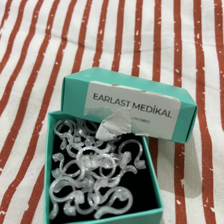 Earlast 20’li Kulak Klipsi Görsellerle Farklı, Sert Plastik Ve İade İletişimi Yok