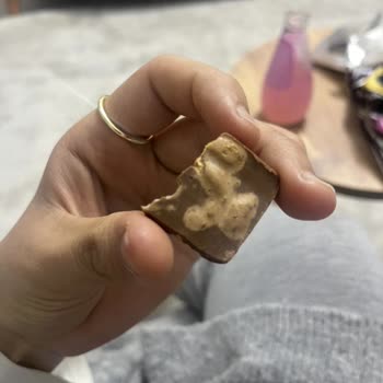 Nestle Damak Çikolatası Beyazlaştı, Tadı Kötü Ve Bozulmuş