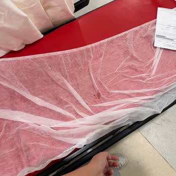 Gece Acil Serviste Temizlik Personeli Yokluğu Ve Kirli Sedye Üzerinde Hastanın Zorlanması