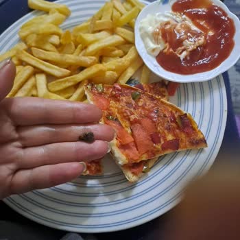 Dişlerimde Yabancı Madde Nedeniyle Kırık Ve Çatlak Oluştu Dr Oetker Yanıt Vermedi