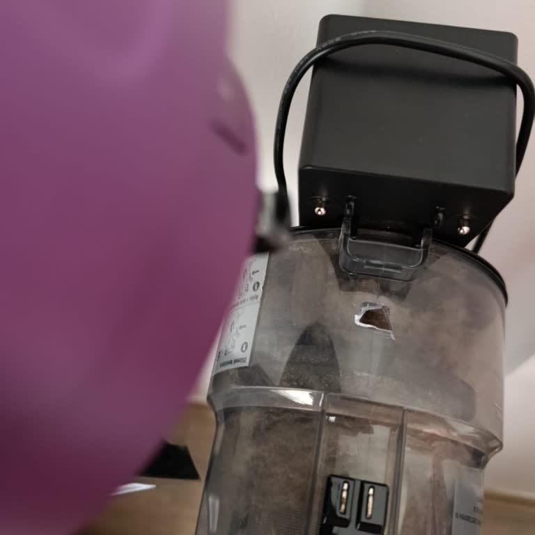 Garanti Kapsamındaki Toz Haznesi Kırılması Kullanıcı Hatası Olarak Değerlendirilmeli