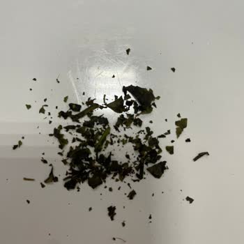 İri Yapraklı Çay İddiası Yanıltıcı: Paket Açıldığında Toz Çay Çıktı