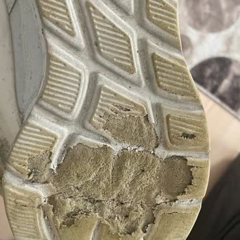 Triathlon Skech Air Court Ayakkabısında 7 Ayda Hızlı Taban Aşınması