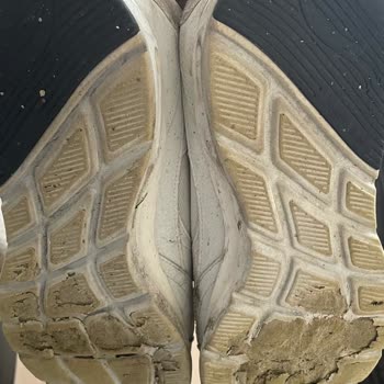 Triathlon Skech Air Court Ayakkabısında 7 Ayda Hızlı Taban Aşınması