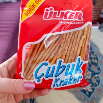 Ülker Çubuk Krakerinde Bayat Lezzet Güveni Sarsıyor