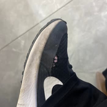 Ayakkabım 4 Ayda Yırtıldı, Değişim Talep Ediyorum