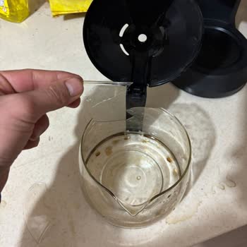 Sinbo Filtre Kahve Makinesinin 7 Yıllık Garanti Süresine Rağmen Cam Demliği Kırıldı