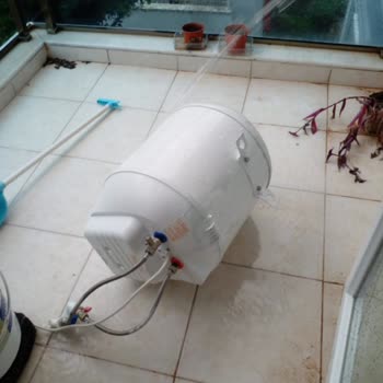 Vestel Termosifon Montaj Hatası Nedeniyle Cihazın Düşmesi Ve Su Tesisatı Hasarı İçin Ücretsiz Değişim Talebi