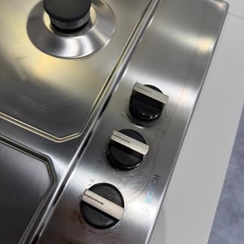 Bosch Serie 6 Ocakta Kalitesiz Değişim Sonrası Paslanmaz Çelik Tabla Soyulması