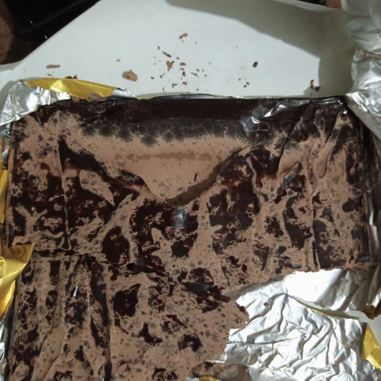 Son Tarihi Geçmemiş Eti Karam Çikolatasının Görünüm Ve Tatı Bozuk, İade Talebi