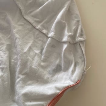 Ariel Hepsi 1 Arada Deterjanı Çamaşırlarda Mavi Lekeler Bıraktı