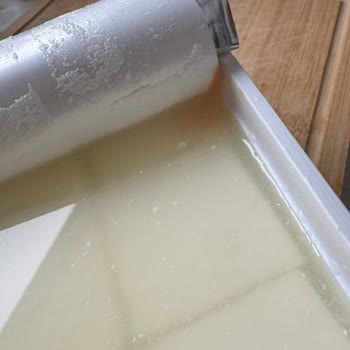 Pınar Tam Yağlı Süzme Peyniri Kırmızı Leke Ve Sıvı: Sağlık Riski Şikayeti