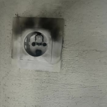 Şırnak Güçlükonak’ta Sürekli Voltaj Dalgalanmaları Nedeniyle Cihaz Arızaları Ve Yangın Korkusu