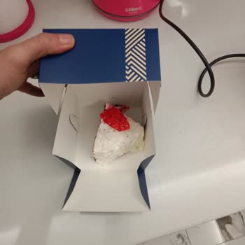 Ücretine Uygun Olmayan Küçük Pasta Dilimi İçin Şikayet