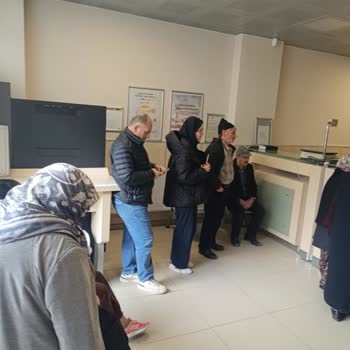 Kütahya PTT Yenidoğan Şubesinde Kaba Ve İlgisiz Personel