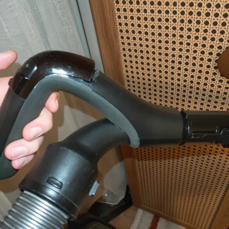 Garanti Süresi Devam Eden Philips Süpürge Parçası Ücretli Değişim Reddedildi