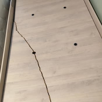 Çilek Mobilya Karyola Orta Taşıyıcı Parçası Kırıldı Ve Değişim Talebi