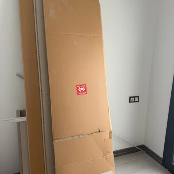 Hasarlı Ve Yanlış Kurulumlu Gardırop Modülü, Parça Eksikliği Ve Müşteri Hizmetleri Oyalaması