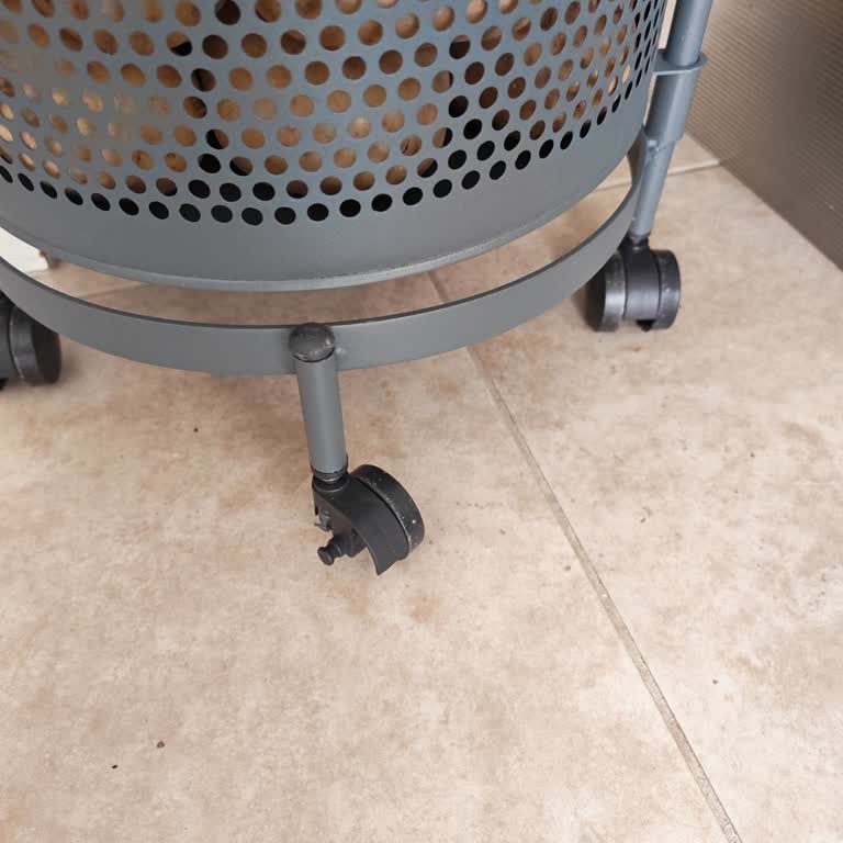 Kırık Tekerlekli Sebzelik İçin Yedek Parça Talebi