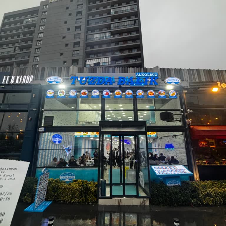 Balıkların Kötü Kokusu Ve Hizmetin İlgisizliği