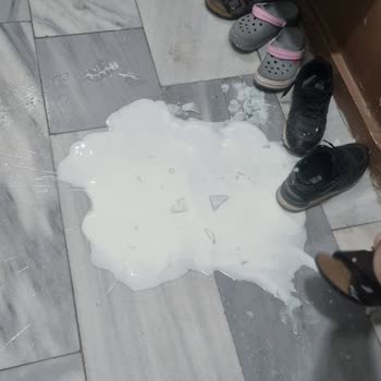 Migros Sanal Market Kuryenin Dikkatsizliği Cam Şişe Ayranı Kırdı, Evde Temizlik Ve Güvenlik Sorunu