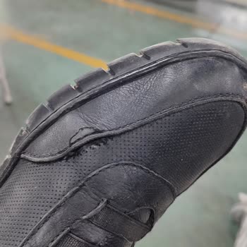 Altı Aylık Ayakkabımda Dikiş Açılması Üretim Hatası Olarak Değerlendirilmedi Ve Değişim İstiyorum